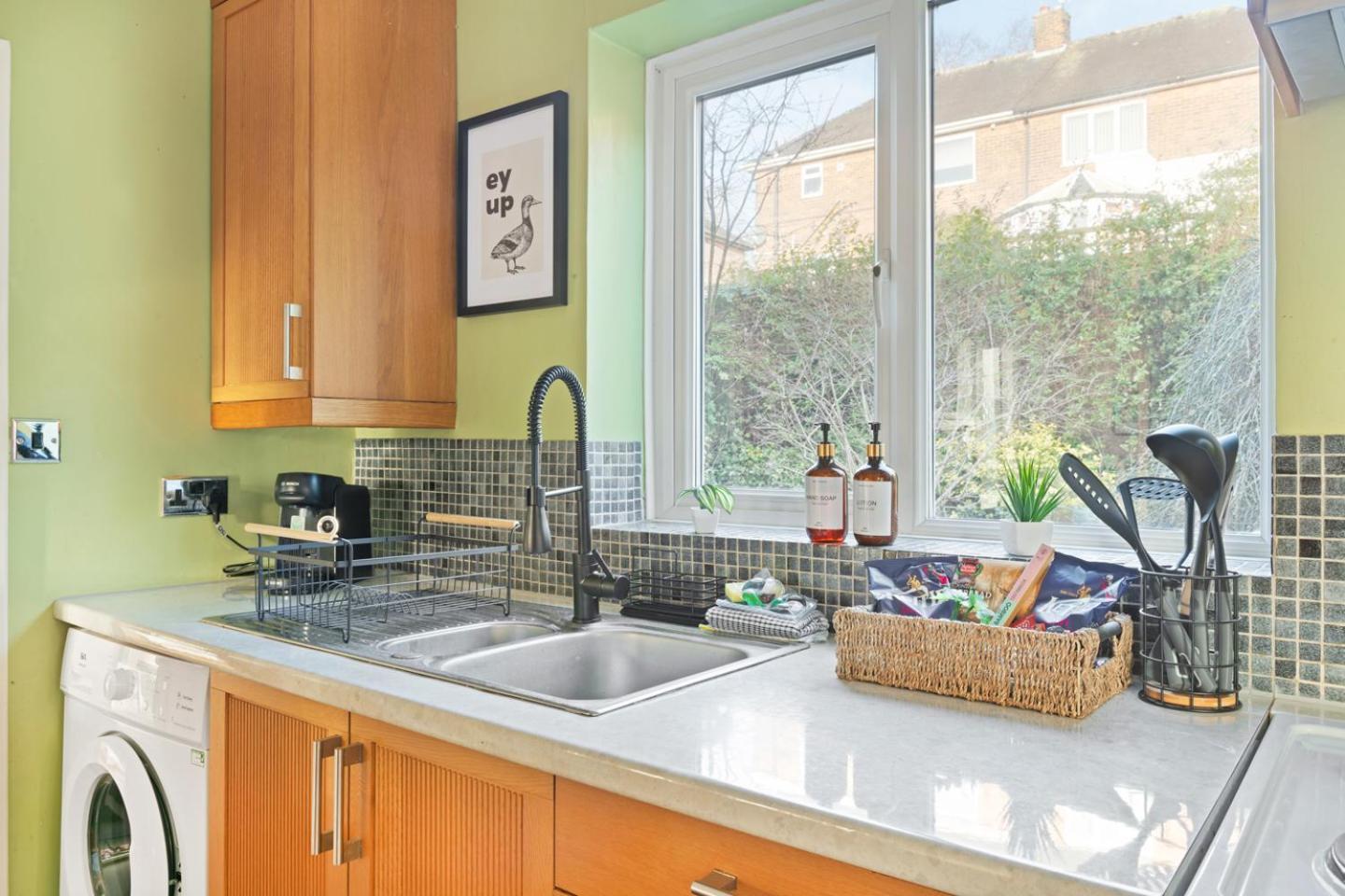 3 Bedroom House - Well Presented - Spacious - Flexible Check In - Free Parking Nottingham Exterior foto